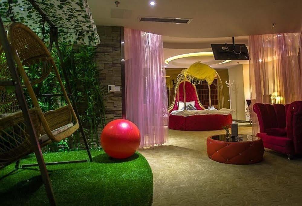 Chongqing Xinhao Theme Hotel Kültér fotó